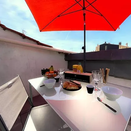 Charme Urbain Sous Les Toits-terrasse/clim/parking * Béziers
