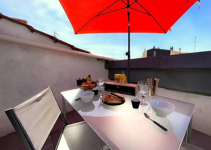 Charme Urbain Sous Les Toits-terrasse/clim/parking * Μπεζιέ