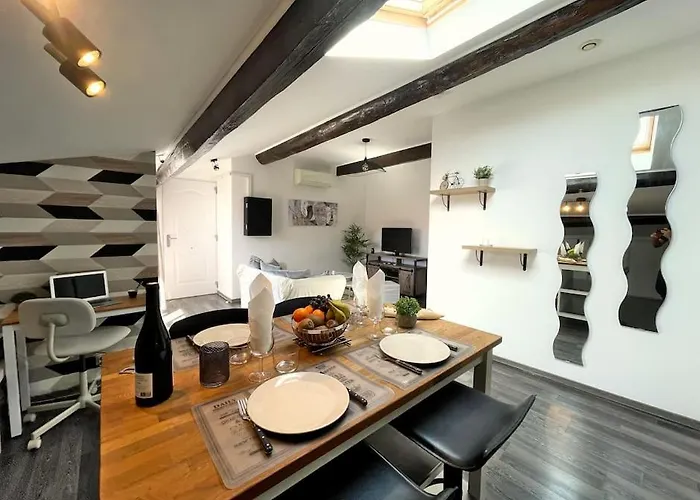 Charme Urbain Sous Les Toits-terrasse/clim/parking *